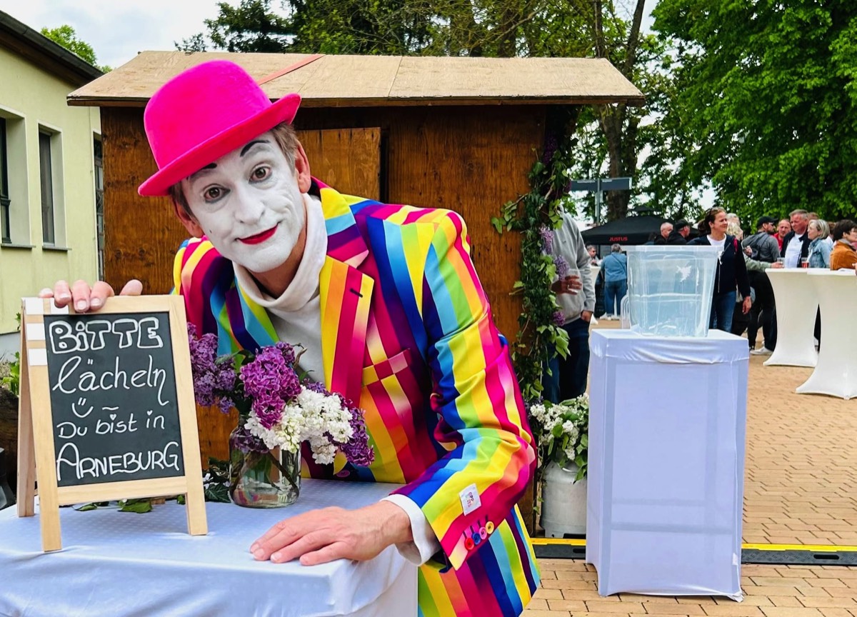 Pantomime  beim Parkfest in Arneburg