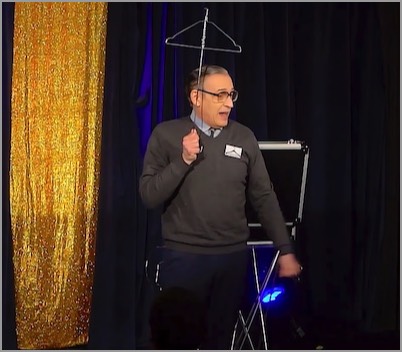 Comedy zum Thema Kleiderbügel