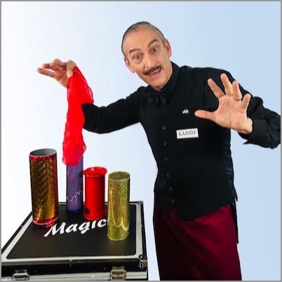 Luigi präsentiert seine Zaubershow